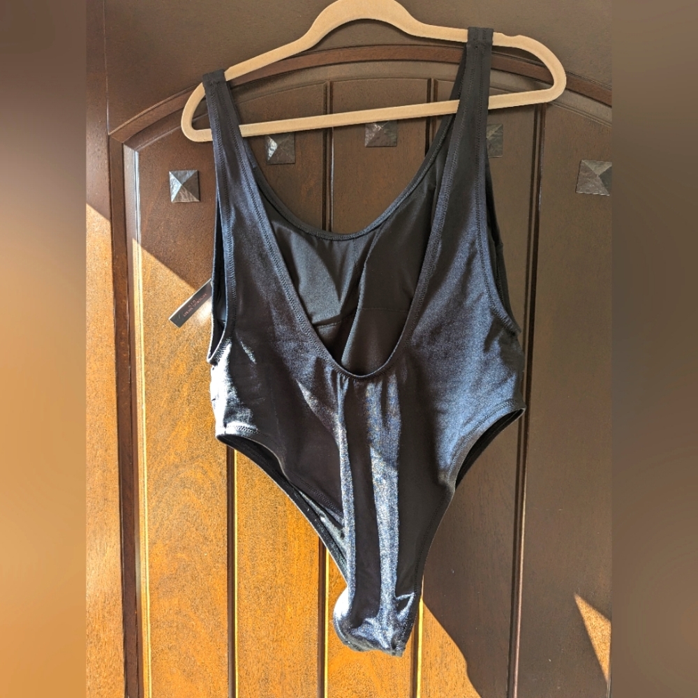 Victoria' s Secret swim wear one piece